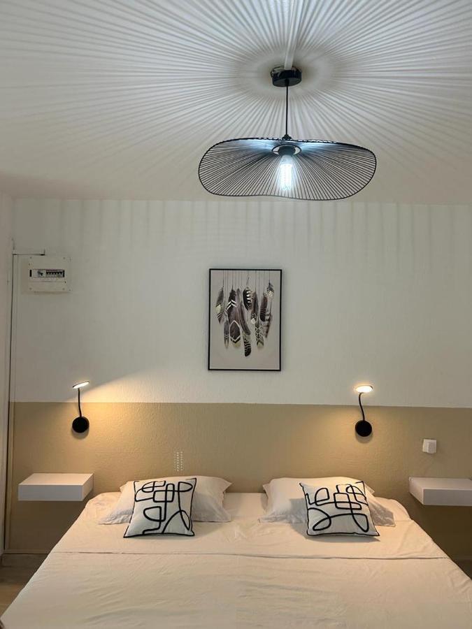 Superbe Studio Avec Piscine, Au Coeur De La Marina! Village Soleil ! Proche Aeroport & Ferry Le Gosier (Grande-Terre) Exterior foto