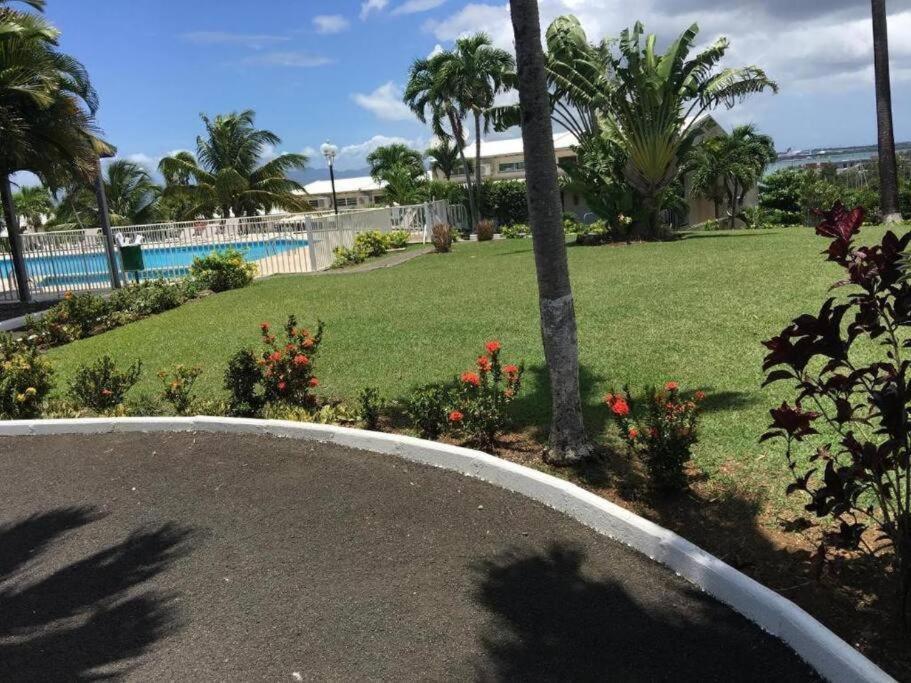 Superbe Studio Avec Piscine, Au Coeur De La Marina! Village Soleil ! Proche Aeroport & Ferry Le Gosier (Grande-Terre) Exterior foto